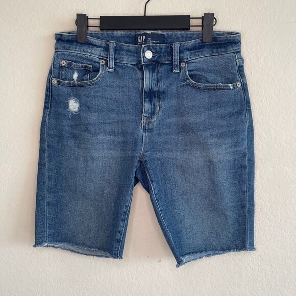 GAP 9” Bermuda Shorts Cut Off Hem Medium to Dark Wash Women’s - Size 4/27 - Picture 1 of 4